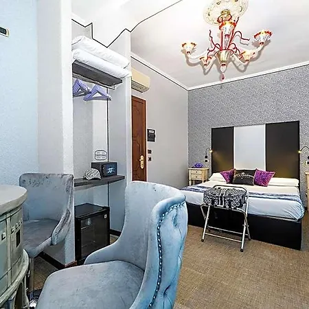 Relais Dei Papi Hotel 3*